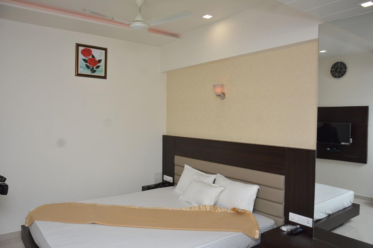 Hotel Darshan Rajula Exterior photo