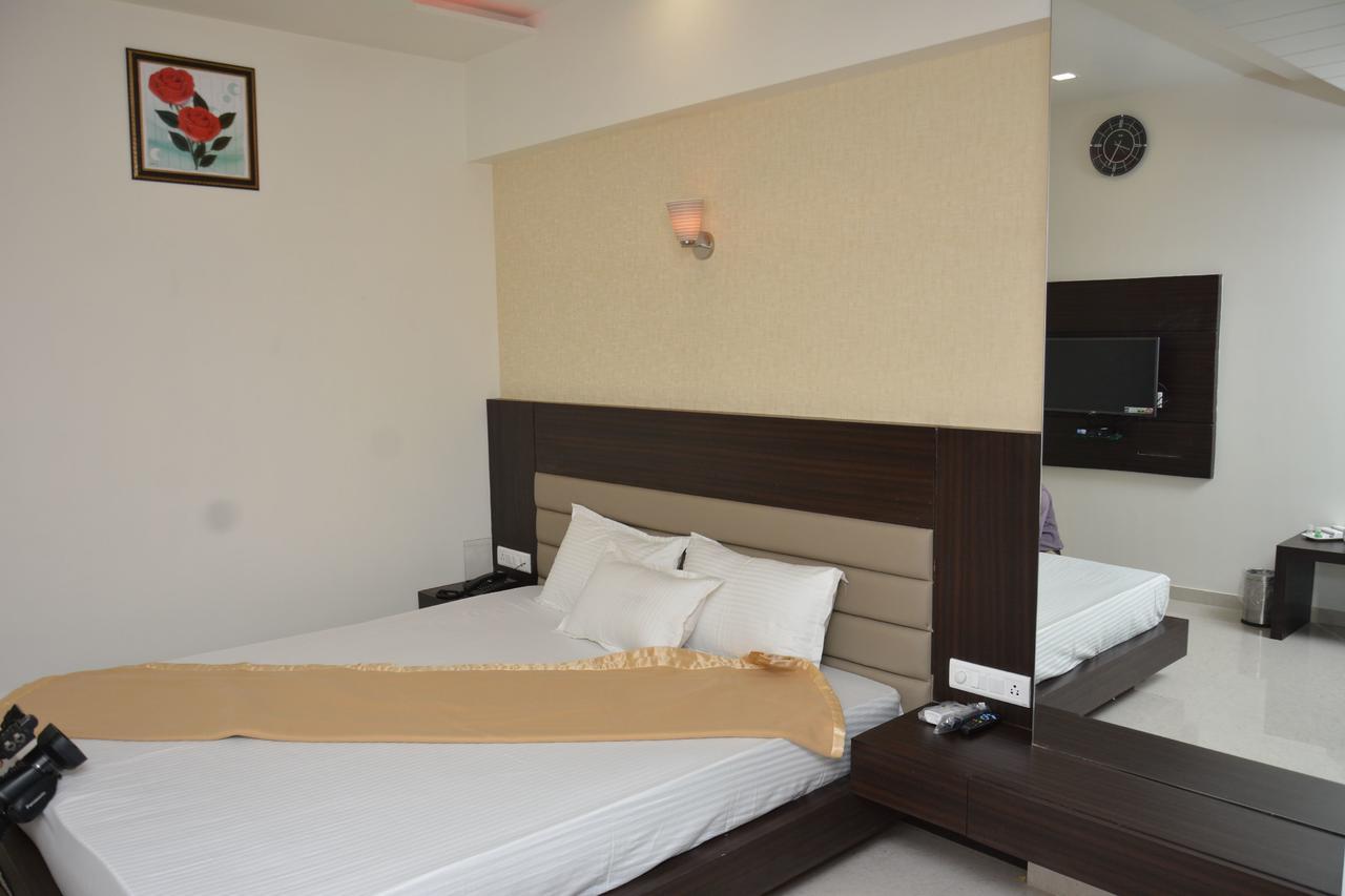 Hotel Darshan Rajula Exterior photo